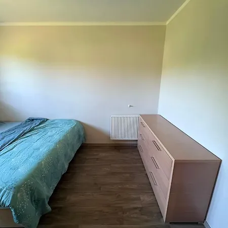 Spacious 3 1 90m2 With Terrace And Garden Διαμέρισμα Františkovy Lázně